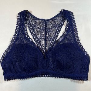 🌸Victoria’s Secret Navy Blue Lacy Bralette Size S